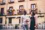 Casal nas ruas de Madrid, Espanha