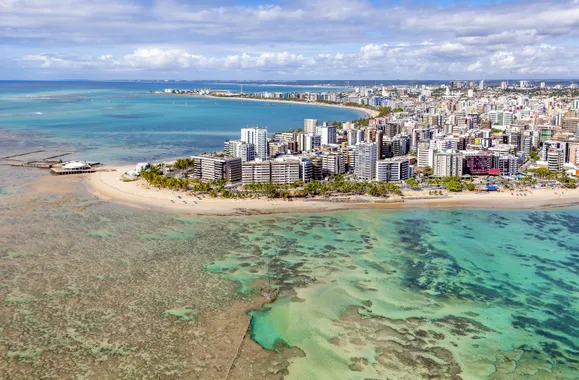 Vista aérea da praia de Ponta Verde, Maceió