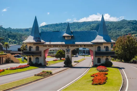 Portal de entrada da cidade de Gramado