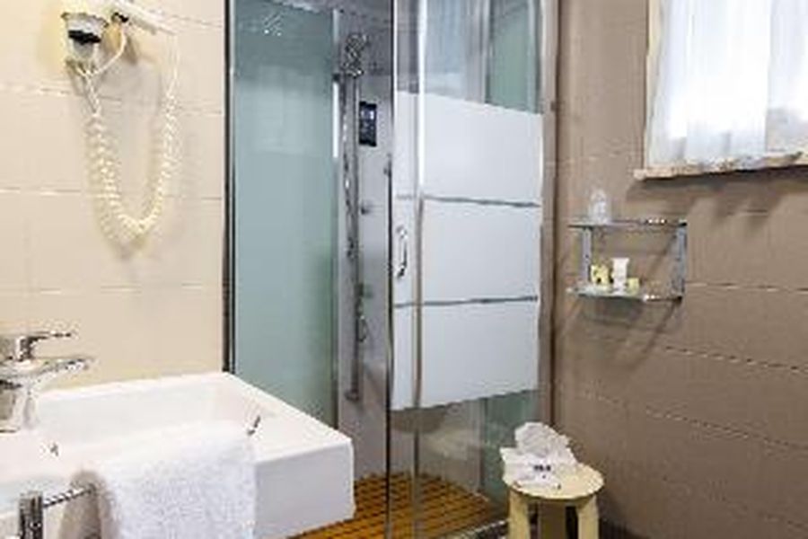 photo-0