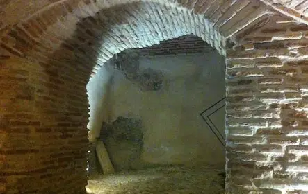 Passeio subterrâneo guiado por Toledo