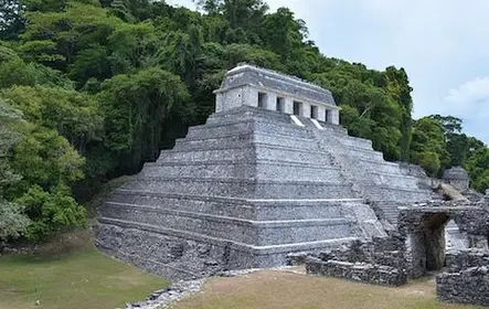 Excursión de día completo al sitio arqueológico de Palenque y cascadas de la jungla desde Tuxtla Gutiérrez