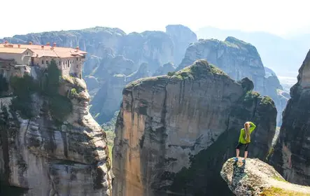Excursão de dia inteiro de Thessaloniki a Meteora de trem com Hermit Caves