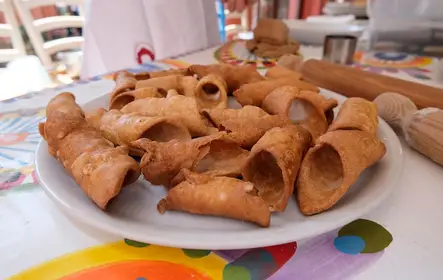 Clase de preparación de cannoli en Taormina