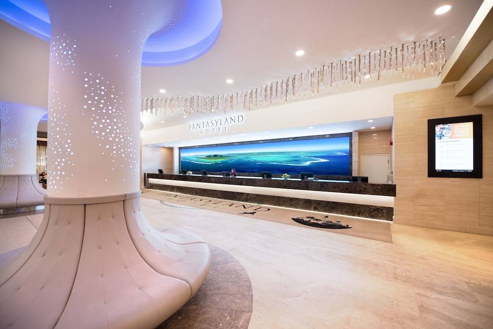 Fantasyland Hotel West Edmonton Mall Area Hurb