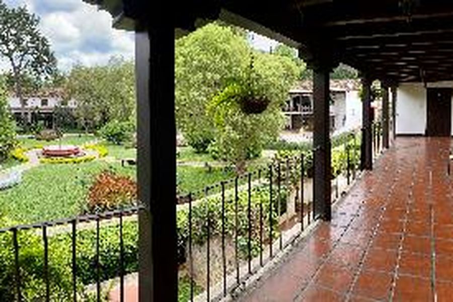 photo-1