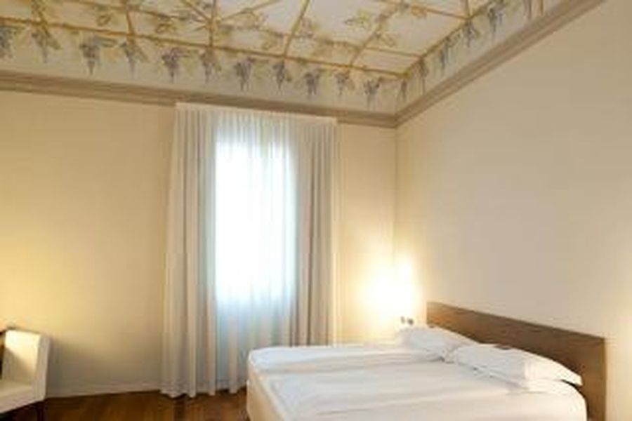 photo-1