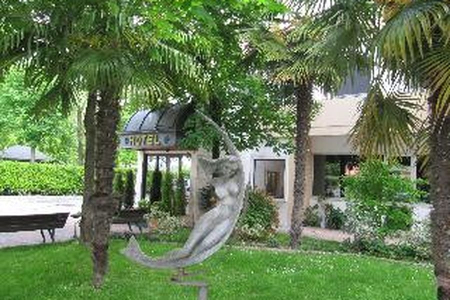 photo-1